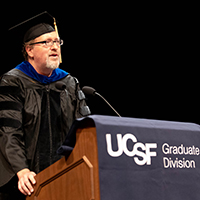 Wallace Marshall accepts faculty mentor award at June 5 commencement